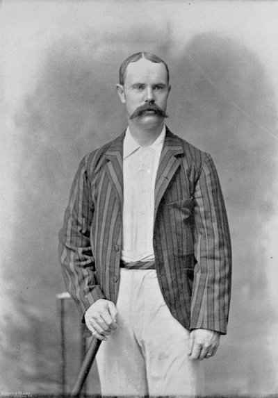 Alick Bannerman, uit Beroemde Cricketers en Cricketvelden, uitgegeven door Hudson en Kearns, 1895 door English Photographer